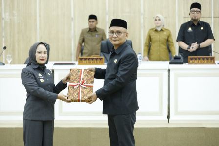 Lama Dinantikan, Wali Kota Serahkan Rancangan Awal RPJMD ke DPRD Palopo