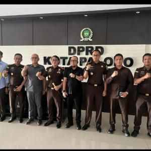 Ketua DPRD Kota Palopo Terima Silaturahim Kajari Baru
